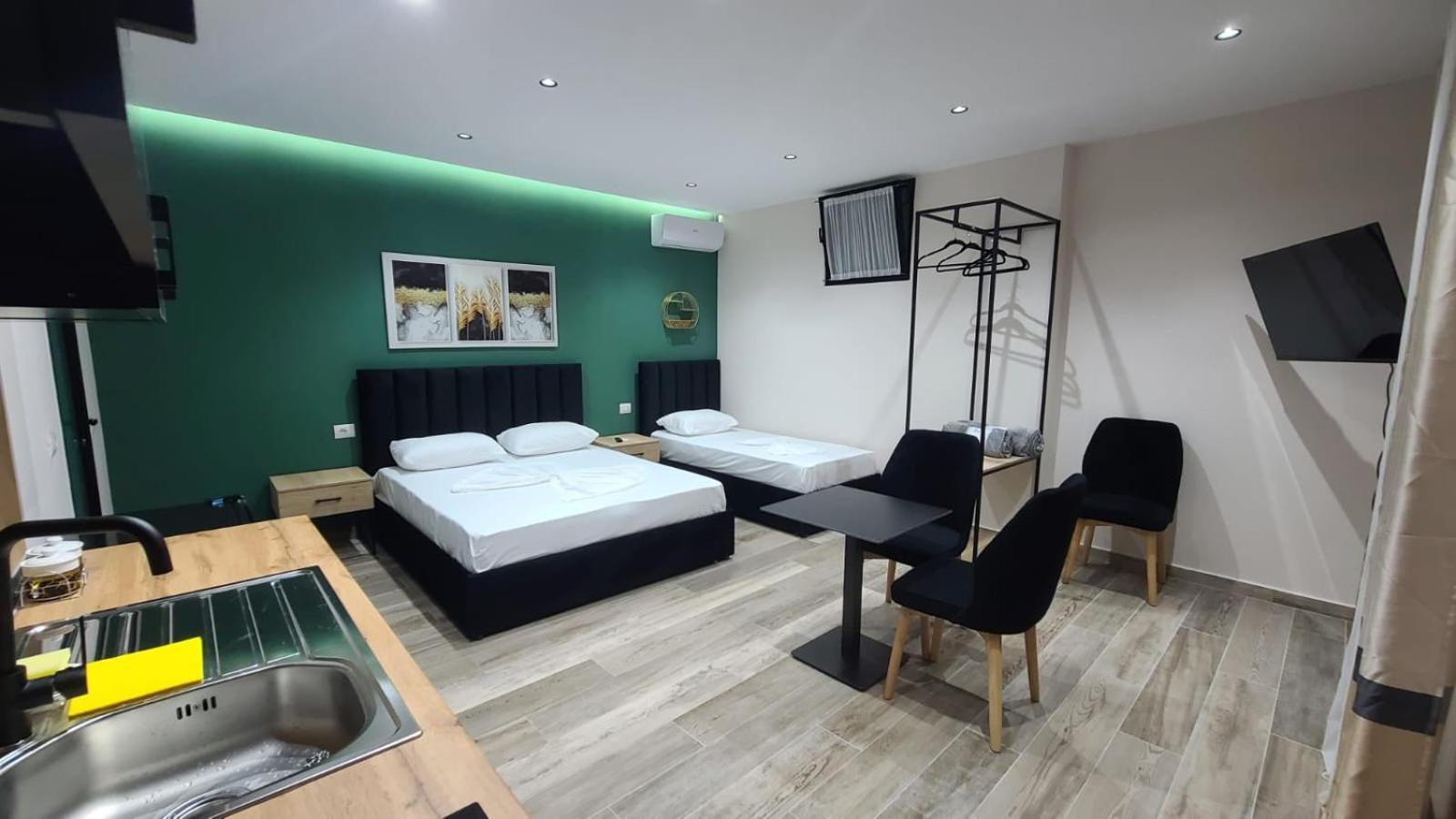 Guest House Tian & Hojz Durres Exterior photo